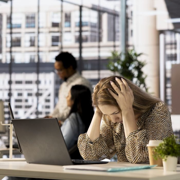 Burnout: sinais de alerta e como recuperar seu equilíbrio emocional